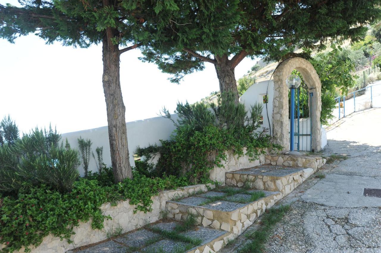 Case Vacanza Montesaraceno Mattinata Luaran gambar